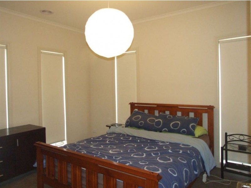 23 Joseph Banks Drive, Pakenham VIC 3810