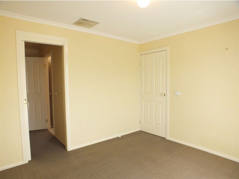 4 Brooke Court, Pakenham VIC 3810