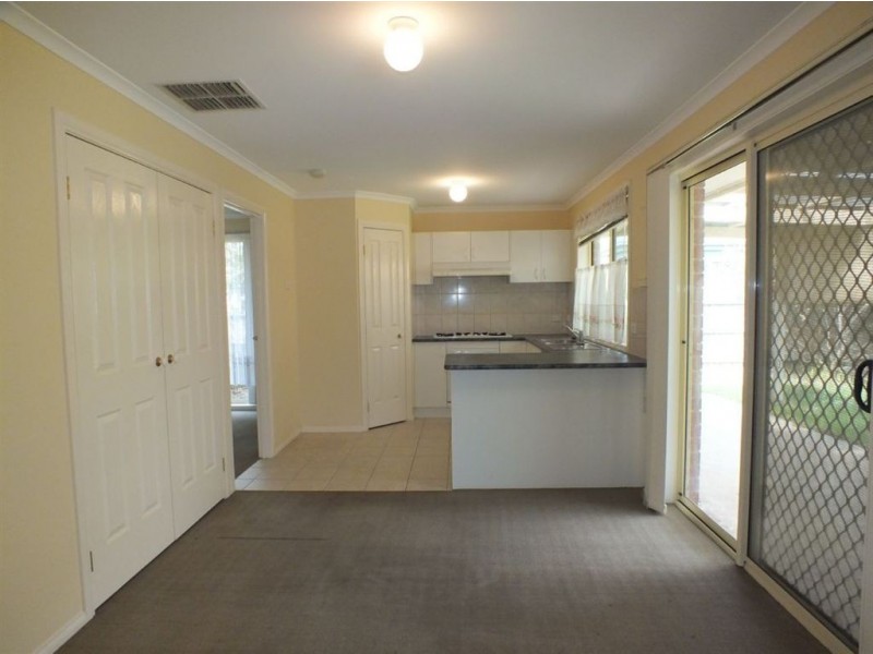 4 Brooke Court, Pakenham VIC 3810