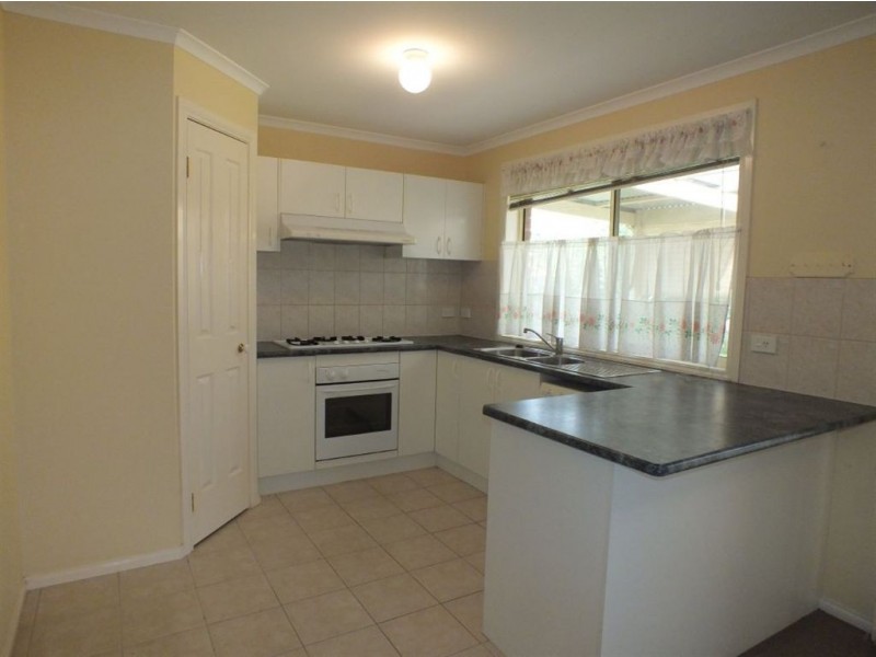 4 Brooke Court, Pakenham VIC 3810