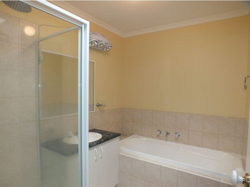 4 Brooke Court, Pakenham VIC 3810