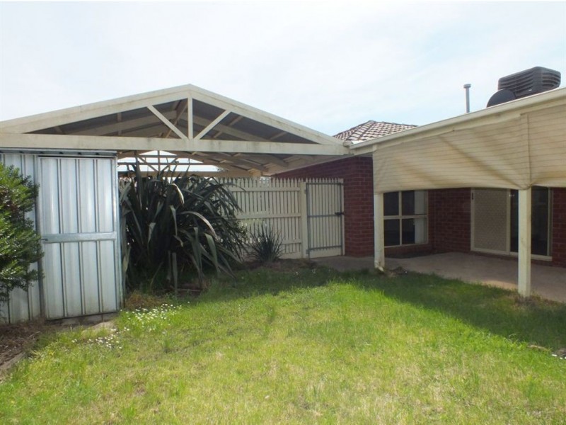 4 Brooke Court, Pakenham VIC 3810