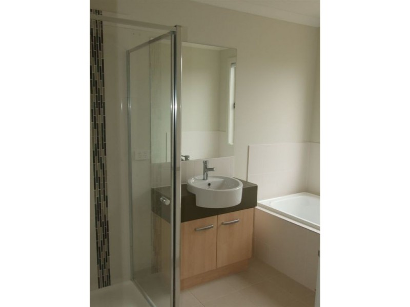 36 Victoria Place, Pakenham VIC 3810