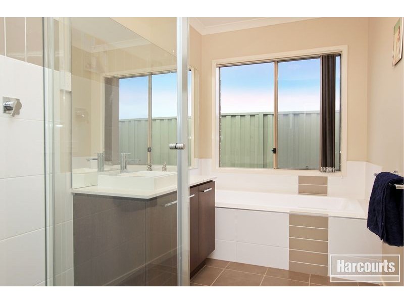 53 Moore Mews, Pakenham VIC 3810