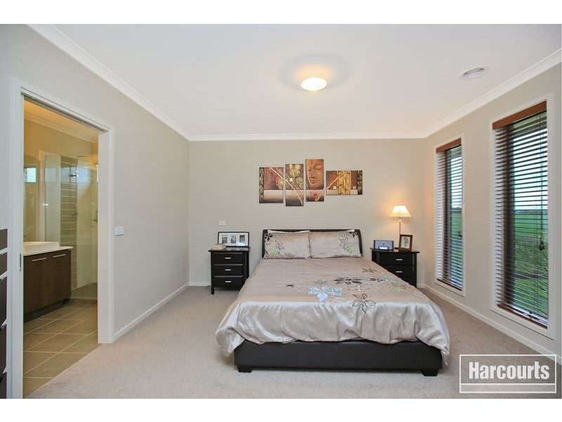 53 Moore Mews, Pakenham VIC 3810