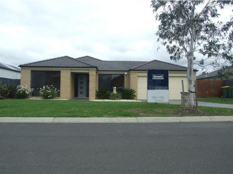 16 Stringy Bark Circuit, Pakenham VIC 3810