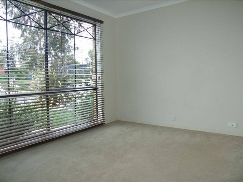 16 Stringy Bark Circuit, Pakenham VIC 3810