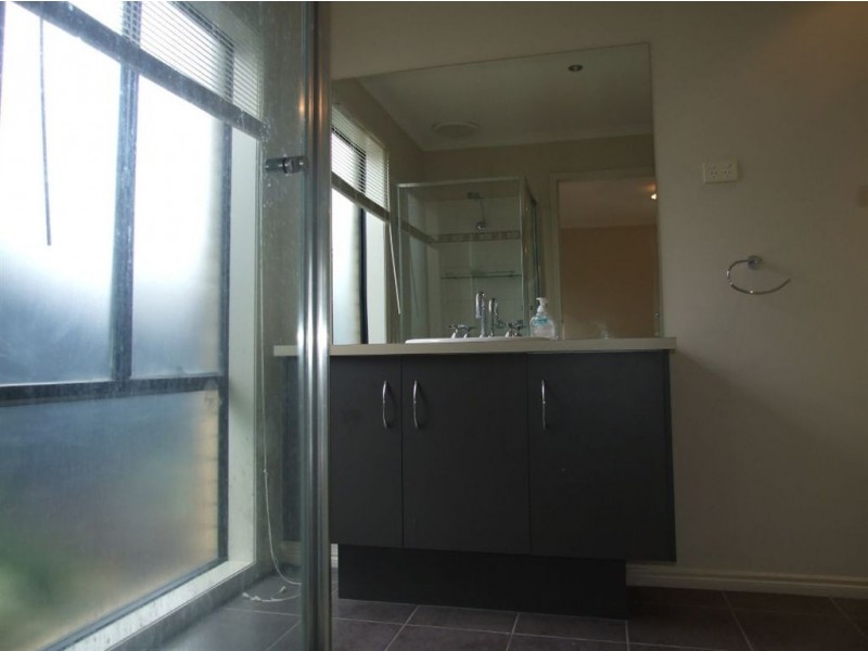 16 Stringy Bark Circuit, Pakenham VIC 3810