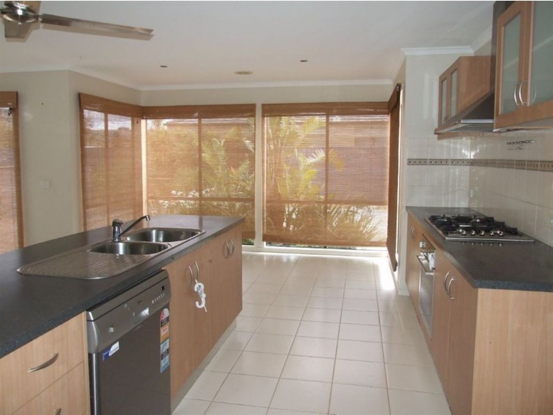 16 Stringy Bark Circuit, Pakenham VIC 3810