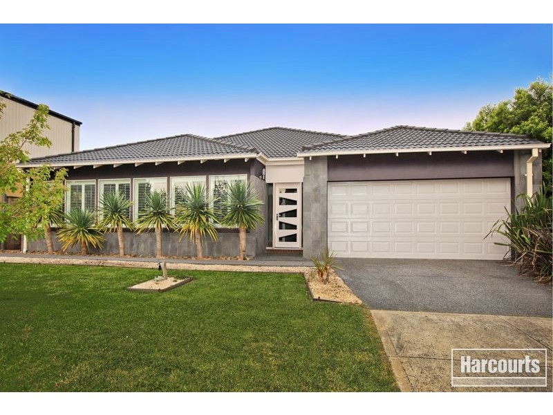 9 Reidel Avenue, Pakenham VIC 3810