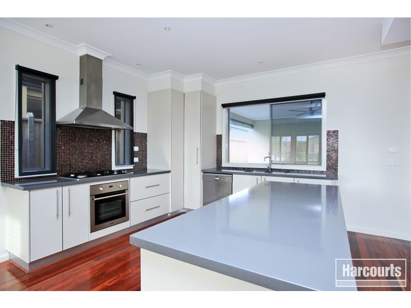 9 Reidel Avenue, Pakenham VIC 3810