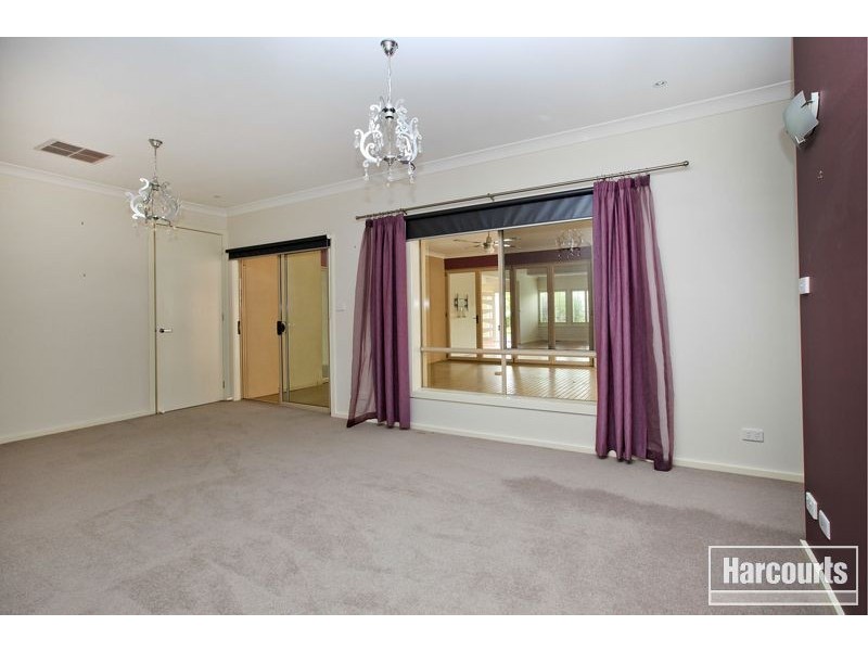 9 Reidel Avenue, Pakenham VIC 3810