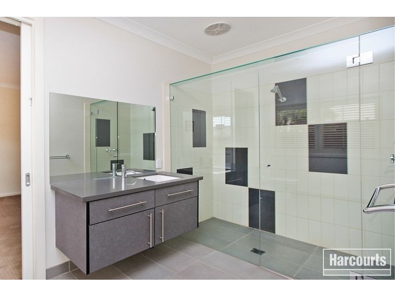 9 Reidel Avenue, Pakenham VIC 3810