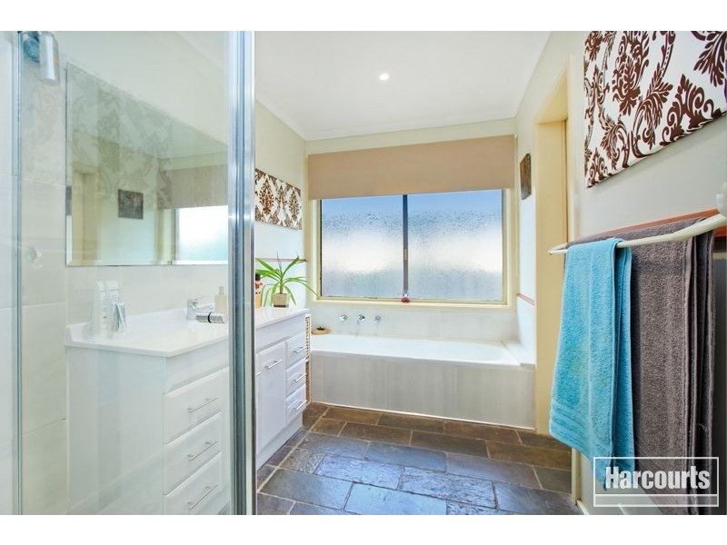 13 Station Street, Officer VIC 3809