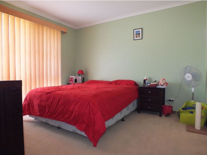 18 Atkins Road, Pakenham VIC 3810