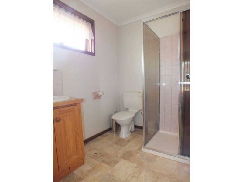 18 Atkins Road, Pakenham VIC 3810