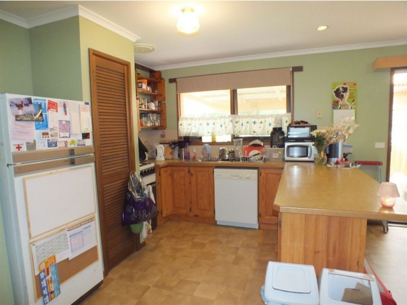 18 Atkins Road, Pakenham VIC 3810