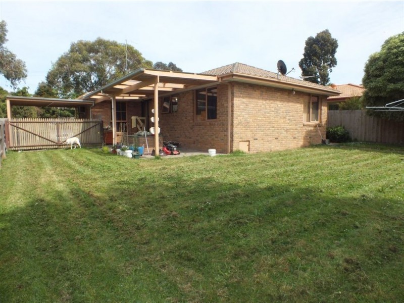 18 Atkins Road, Pakenham VIC 3810