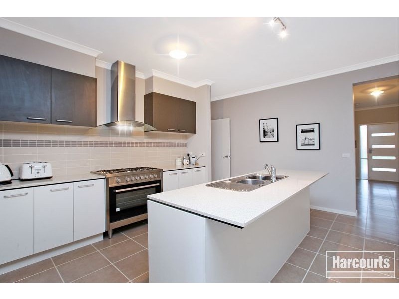 4 Goodenia Street, Officer VIC 3809