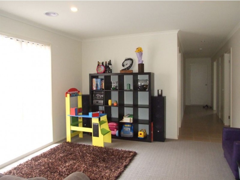 66 Tipperary Cct, Pakenham VIC 3810