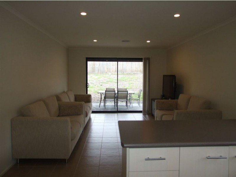 66 Tipperary Cct, Pakenham VIC 3810