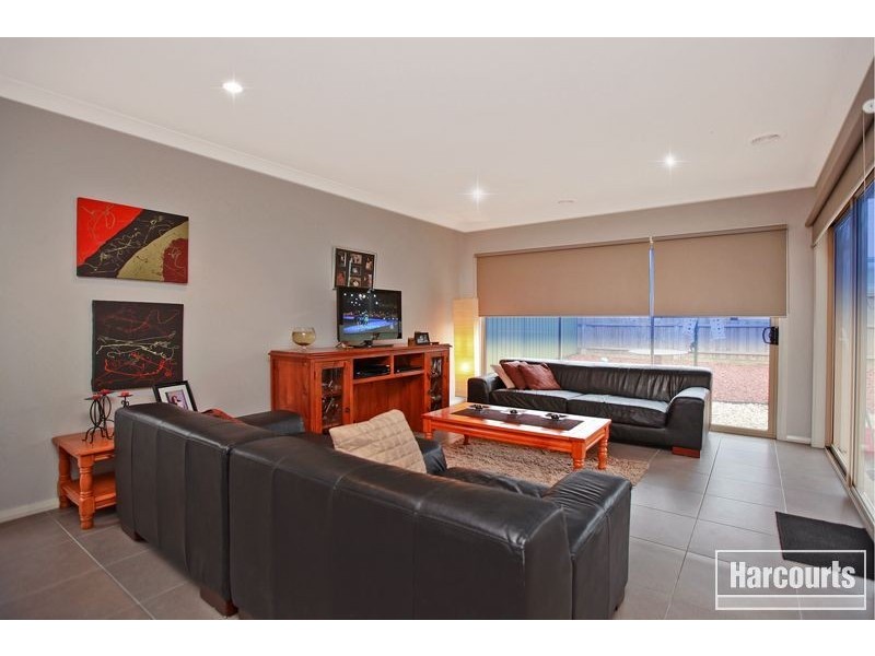 35 Edmund Street, Pakenham VIC 3810