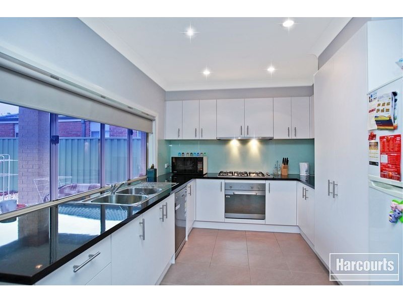 35 Edmund Street, Pakenham VIC 3810