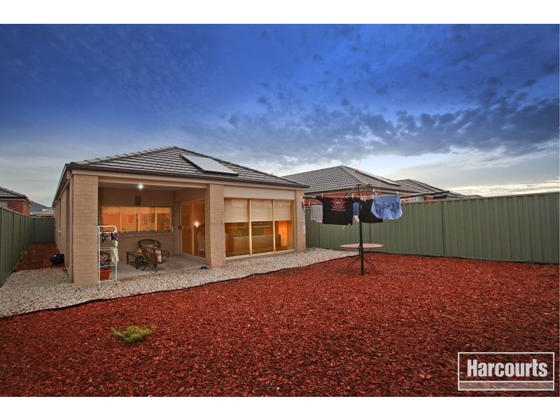 35 Edmund Street, Pakenham VIC 3810