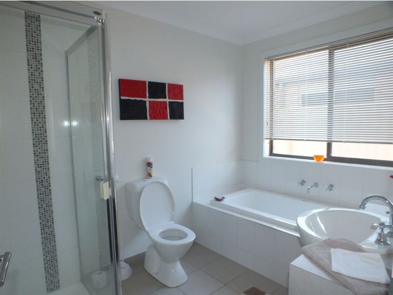 12 Victory Drive, Pakenham VIC 3810