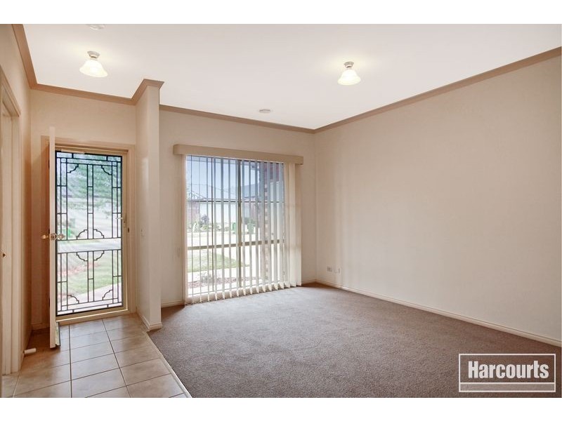 6 Benambra Close, Pakenham VIC 3810