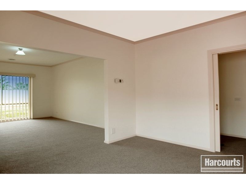 6 Benambra Close, Pakenham VIC 3810