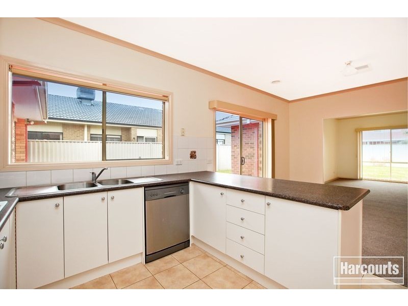 6 Benambra Close, Pakenham VIC 3810