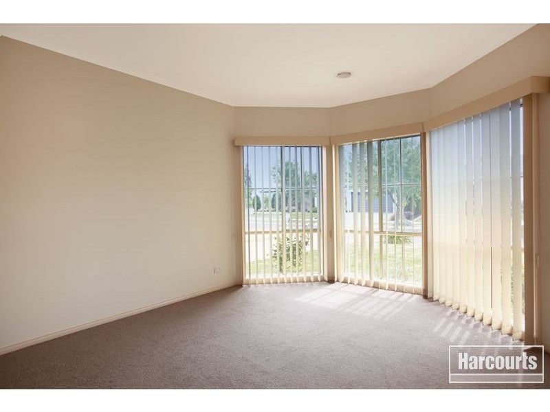 6 Benambra Close, Pakenham VIC 3810