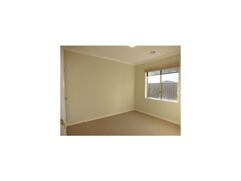 28 Darwin Way, Pakenham VIC 3810
