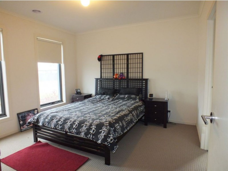 7 Mirabelle Street, Pakenham VIC 3810