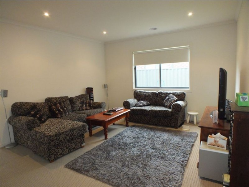 7 Mirabelle Street, Pakenham VIC 3810