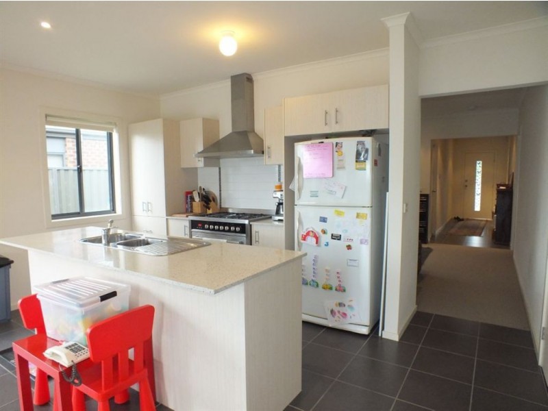 7 Mirabelle Street, Pakenham VIC 3810