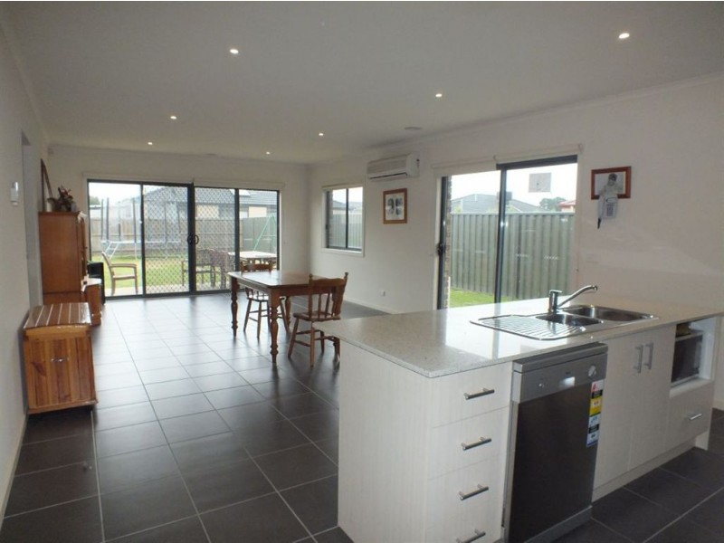 7 Mirabelle Street, Pakenham VIC 3810