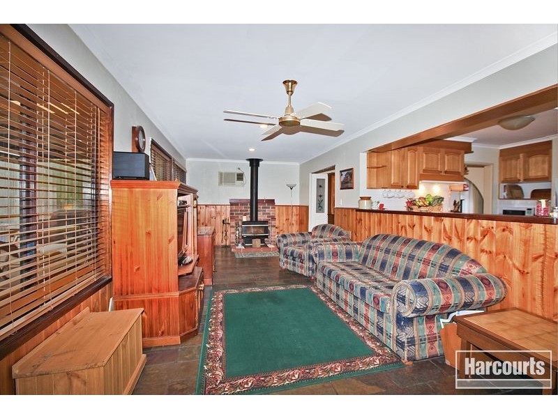 13 Station Street, Officer VIC 3809