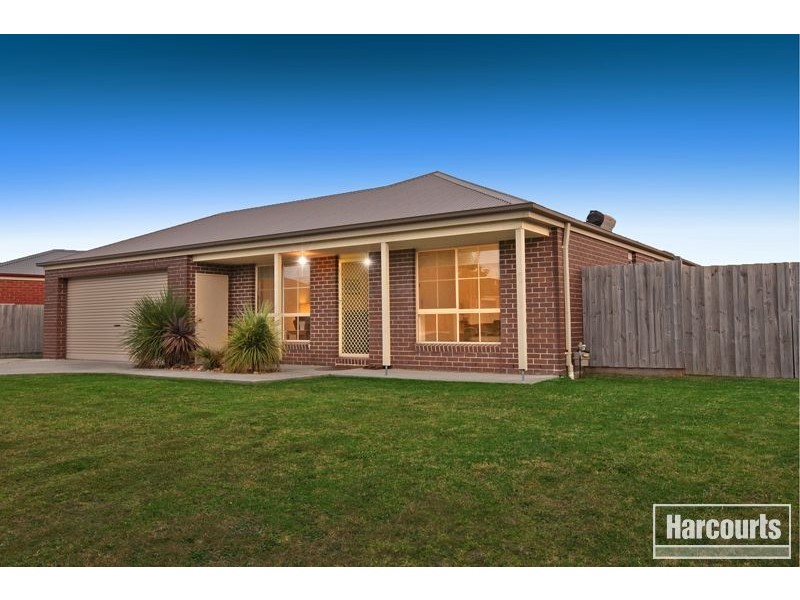 62 Sandalwood Drive, Pakenham VIC 3810