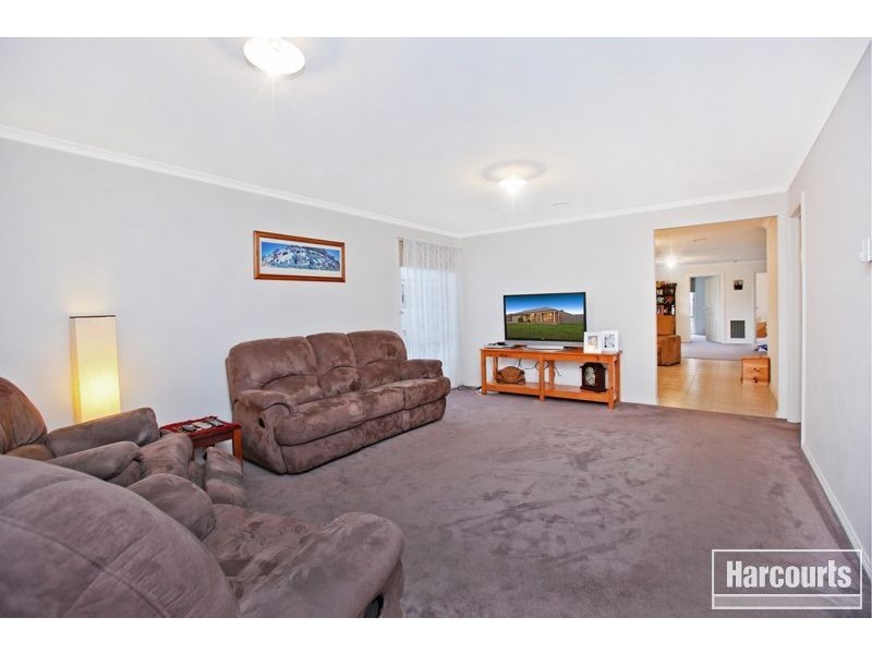 62 Sandalwood Drive, Pakenham VIC 3810