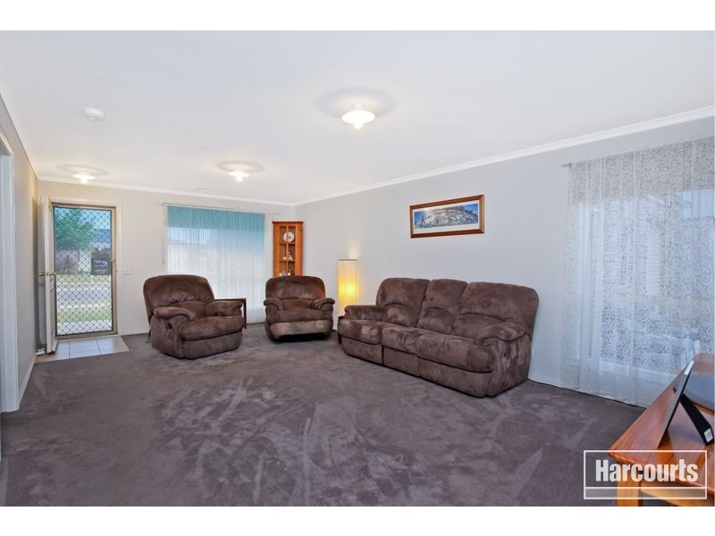 62 Sandalwood Drive, Pakenham VIC 3810