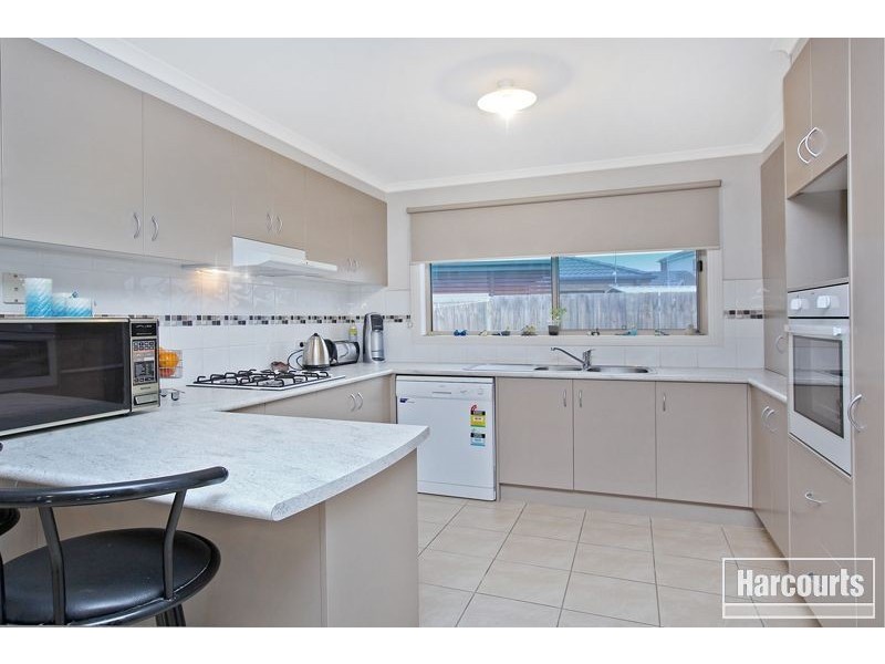 62 Sandalwood Drive, Pakenham VIC 3810