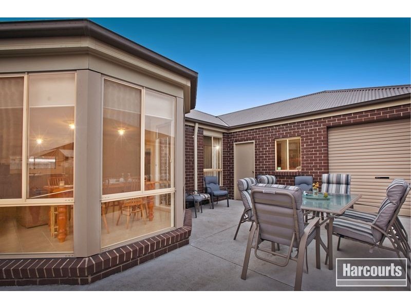 62 Sandalwood Drive, Pakenham VIC 3810