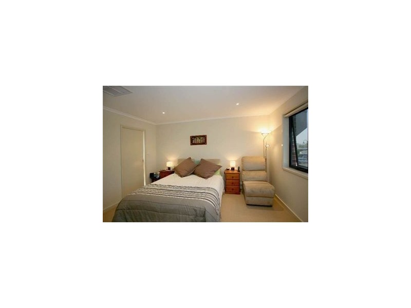 2 Derby Lane, Pakenham VIC 3810