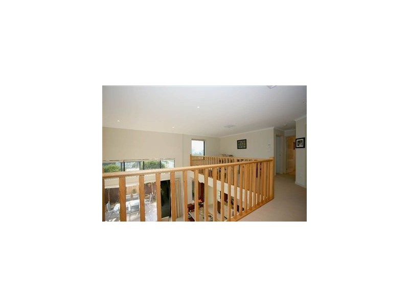 2 Derby Lane, Pakenham VIC 3810