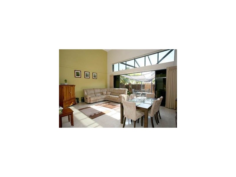 2 Derby Lane, Pakenham VIC 3810