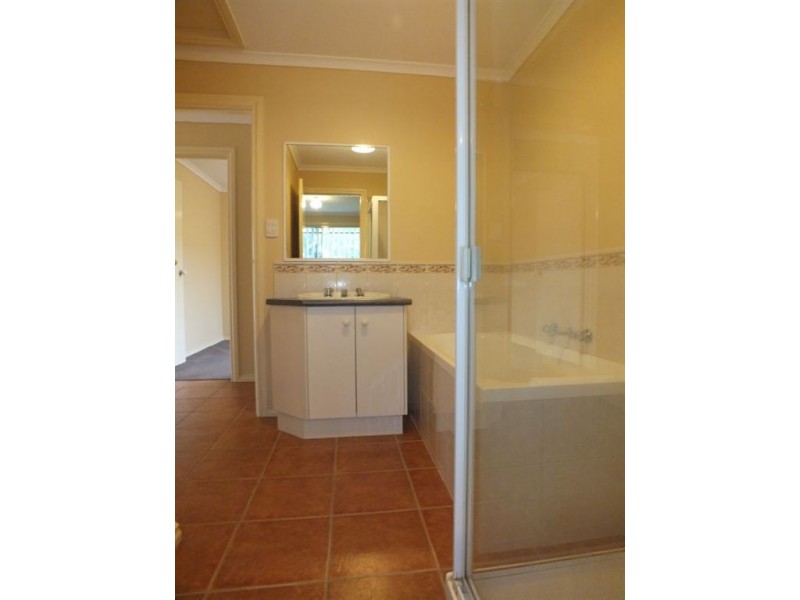 44 Balmoral Way, Pakenham VIC 3810