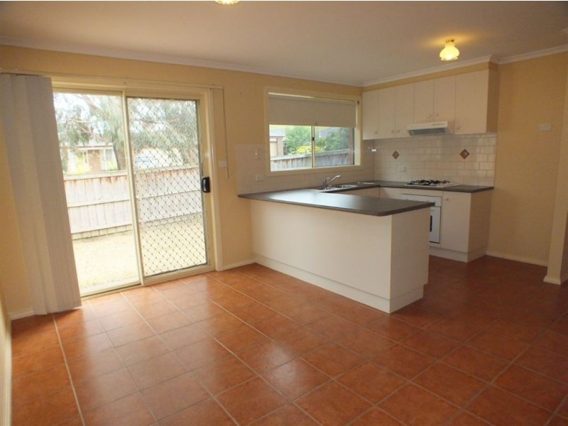 44 Balmoral Way, Pakenham VIC 3810