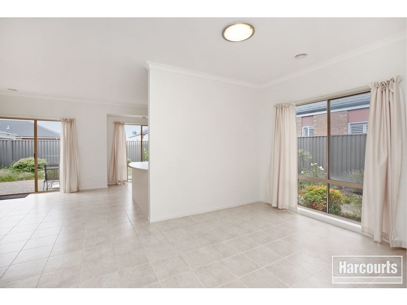 6 Paxton Link, Pakenham VIC 3810